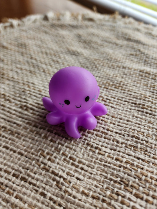 Octopus Sea Ocean Animal Themed Purple Rubber Figure Rubber Animal Animals Rubber Duck Ducks - Purple Black - Individual